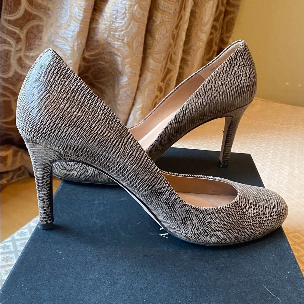 Ann Taylor Textured Tan Heels